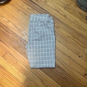 Dress pants/work pants with a pattern women’s size reg medium